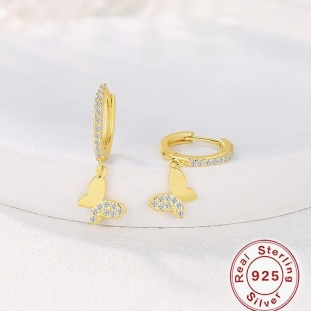 NEW Kate Spade 18 K gold plated Small Butterfly Hoop Earrings. 🦋